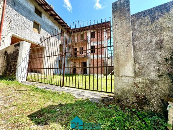 casa indipendente in vendita a Mereto di Tomba