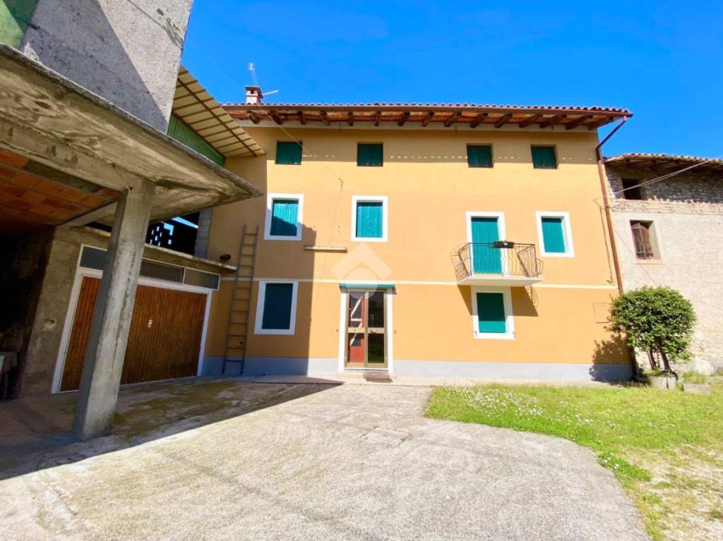 casa indipendente in vendita a Mereto di Tomba in zona Tomba
