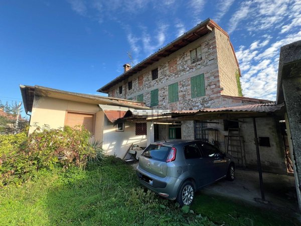 quadrivano in vendita a Mereto di Tomba in zona Savalons