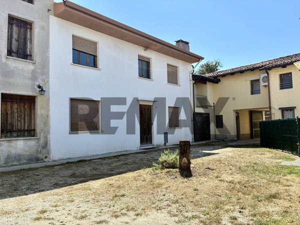 casa indipendente in vendita a Mereto di Tomba