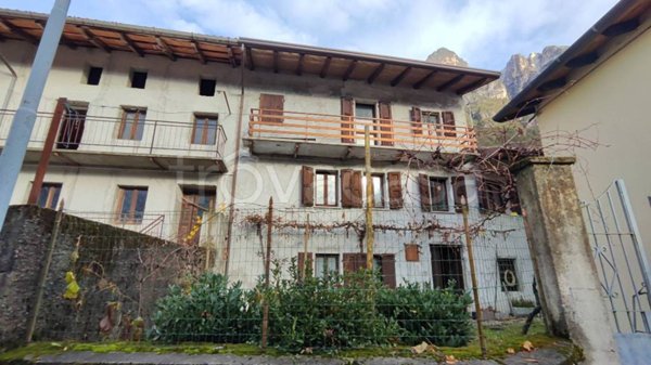 casa indipendente in vendita a Moggio Udinese in zona Ovedasso