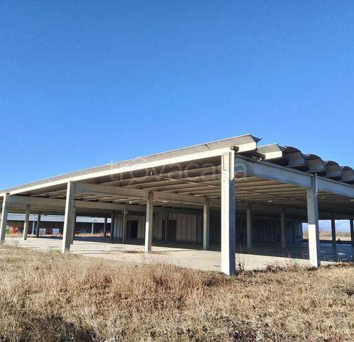 locale commerciale in vendita a Moimacco