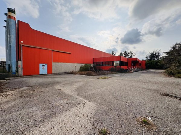 ufficio in vendita a Moimacco in zona Bottenicco