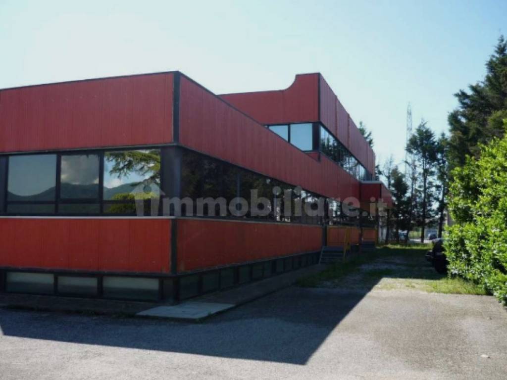 locale commerciale in vendita a Moimacco in zona Bottenicco