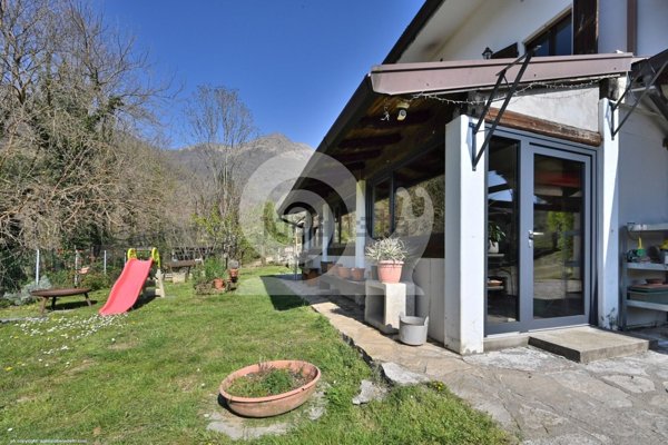 casa indipendente in vendita a Montenars
