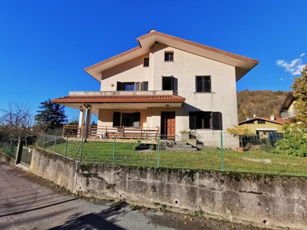 casa indipendente in vendita a Montenars