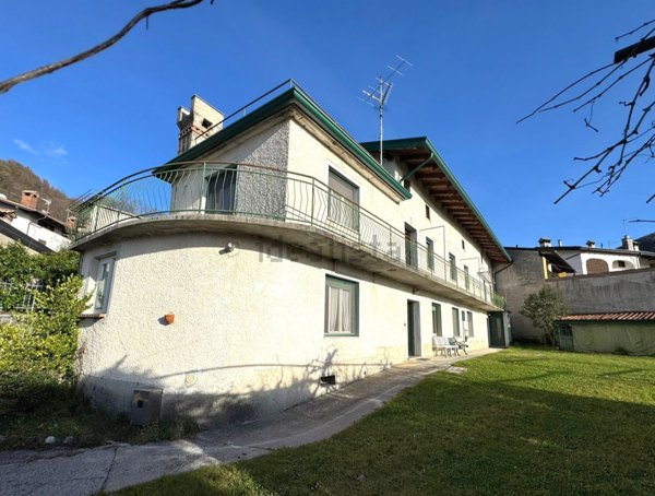 casa indipendente in vendita a Montenars in zona Cologna