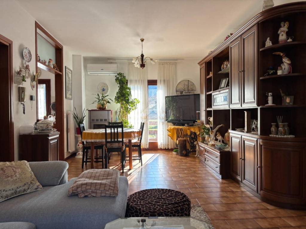 casa indipendente in vendita a Montenars