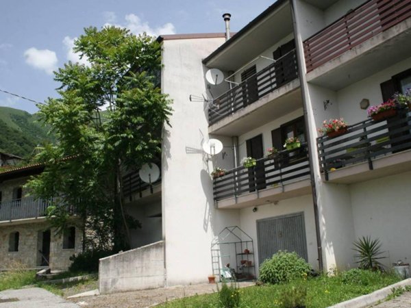 casa indipendente in vendita a Montenars in zona Isola