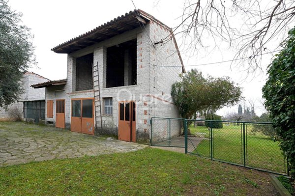 casa semindipendente in vendita a Mortegliano in zona Lavariano