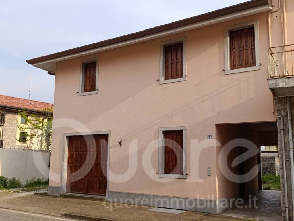 casa indipendente in vendita a Mortegliano in zona Chiasiellis