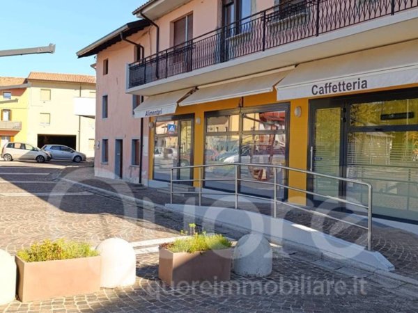 negozio in vendita a Mortegliano in zona Chiasiellis