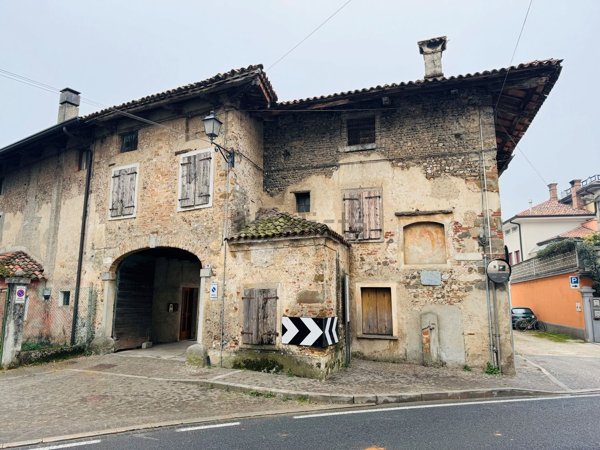 casa indipendente in vendita a Mortegliano in zona Lavariano