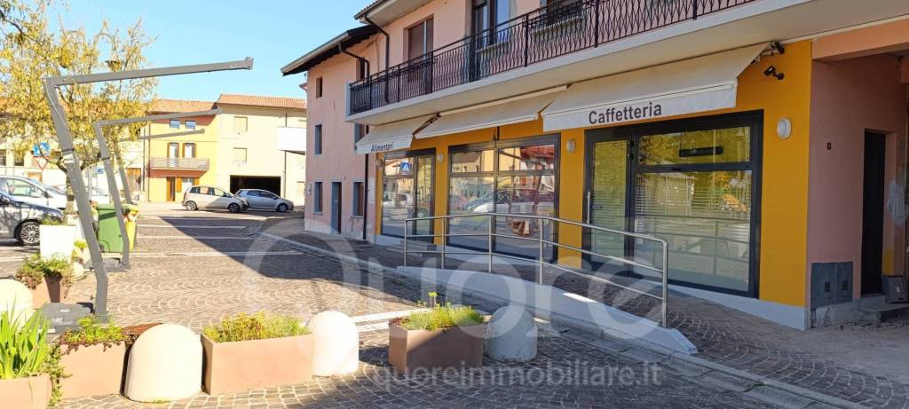 negozio in vendita a Mortegliano in zona Chiasiellis