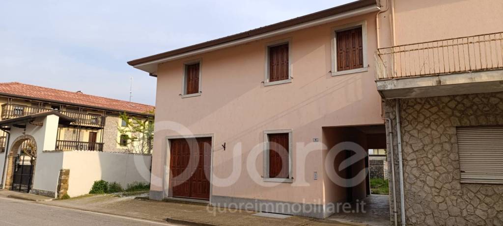casa indipendente in vendita a Mortegliano in zona Chiasiellis