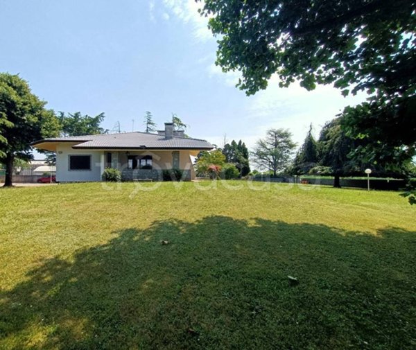 casa indipendente in vendita a Mortegliano in zona Lavariano