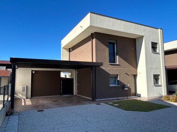 casa indipendente in vendita a Mortegliano