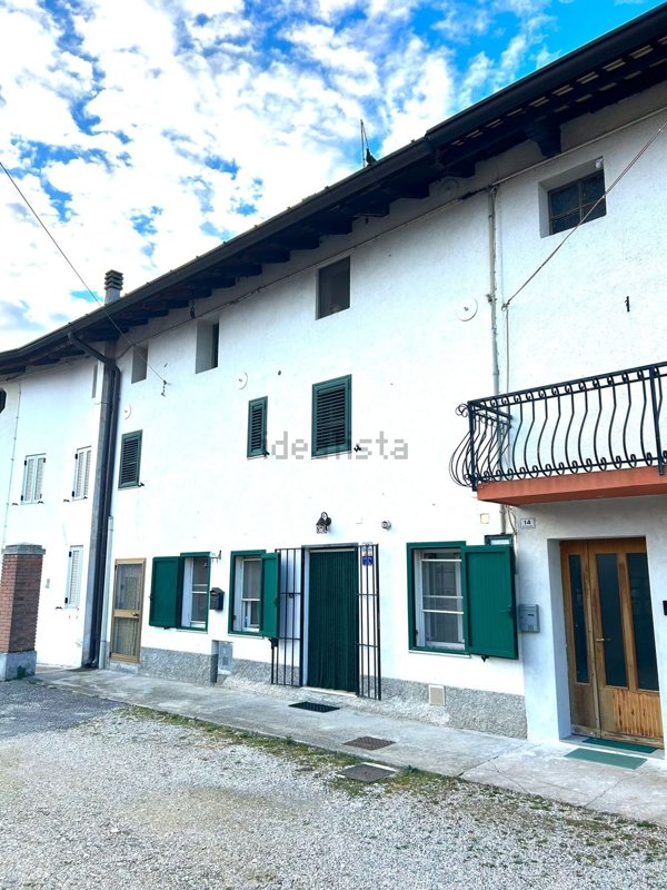 casa indipendente in vendita a Mortegliano in zona Lavariano
