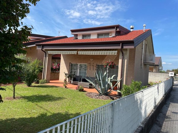 casa indipendente in vendita a Mortegliano