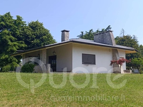 casa indipendente in vendita a Mortegliano in zona Lavariano