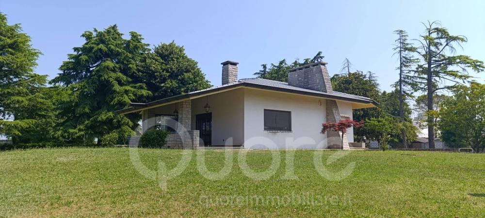 casa indipendente in vendita a Mortegliano in zona Lavariano