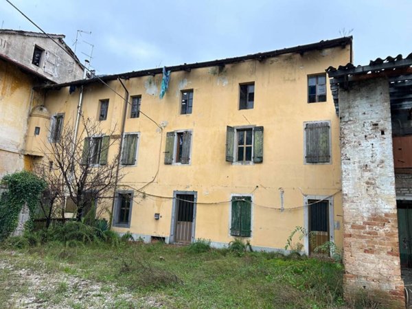 casa indipendente in vendita a Mortegliano in zona Chiasiellis