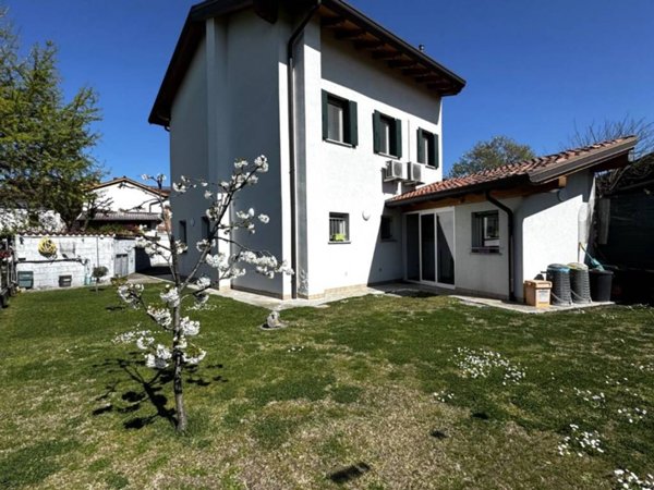 casa indipendente in vendita a Mortegliano in zona Lavariano