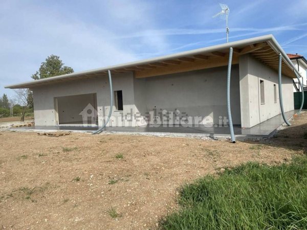 casa indipendente in vendita a Mortegliano