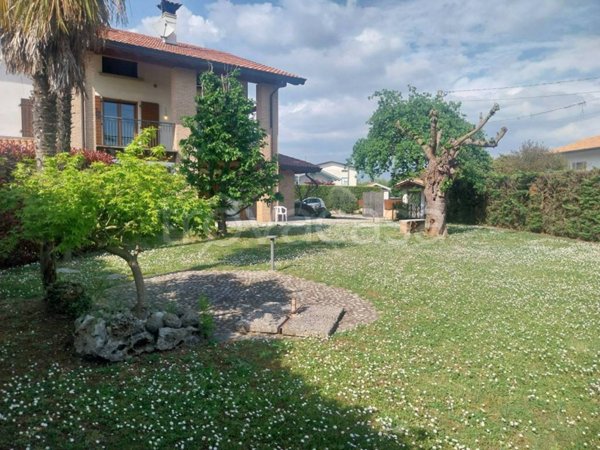 casa indipendente in vendita a Mortegliano in zona Chiasiellis