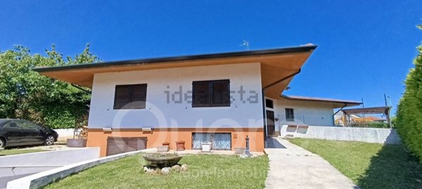 casa indipendente in vendita a Mortegliano in zona Chiasiellis