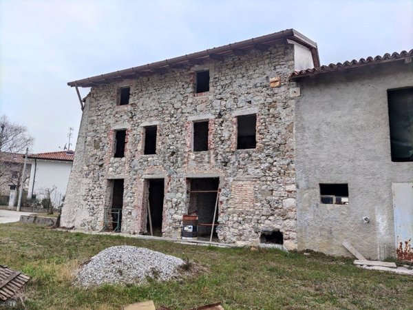 appartamento in vendita a Moruzzo in zona Modotto