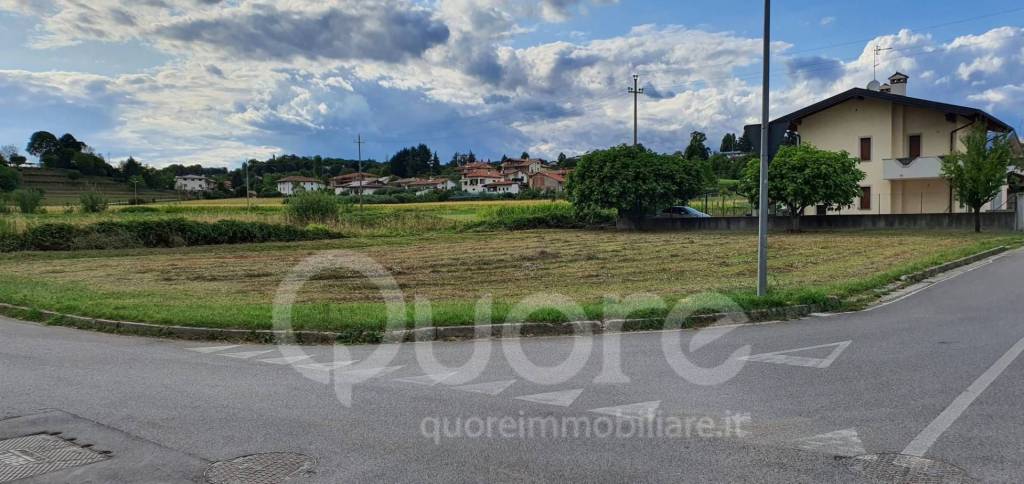 bifamiliare in vendita a Moruzzo in zona Brazzacco