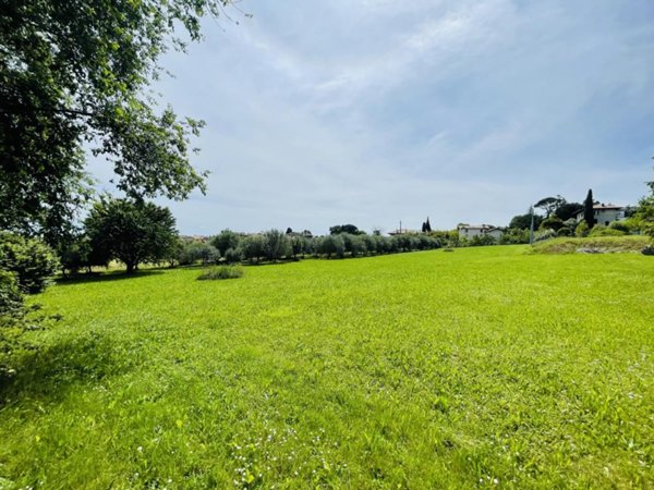 terreno edificabile in vendita a Moruzzo in zona Alnicco