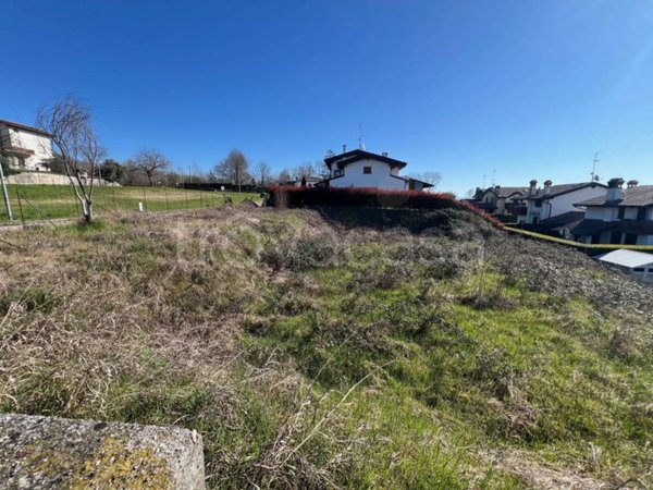 terreno edificabile in vendita a Moruzzo