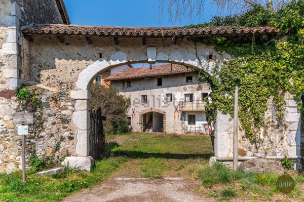 casale in vendita a Moruzzo