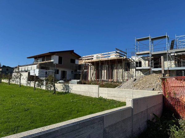 appartamento in vendita a Moruzzo in zona Brazzacco