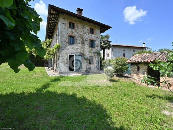 casa indipendente in vendita a Moruzzo