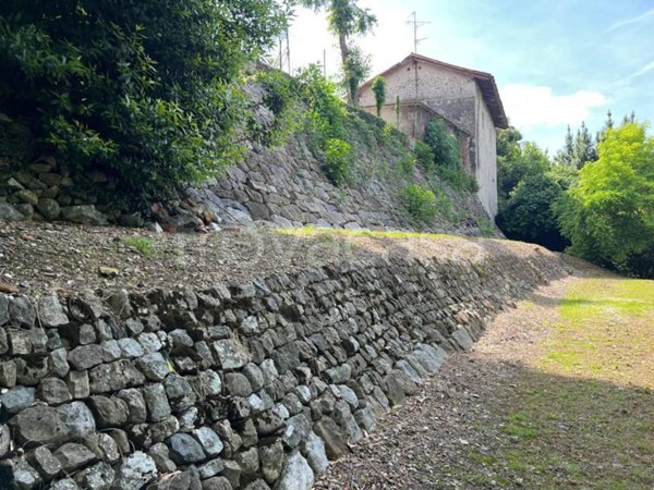 casa indipendente in vendita a Moruzzo in zona Santa Margherita del Gruagno