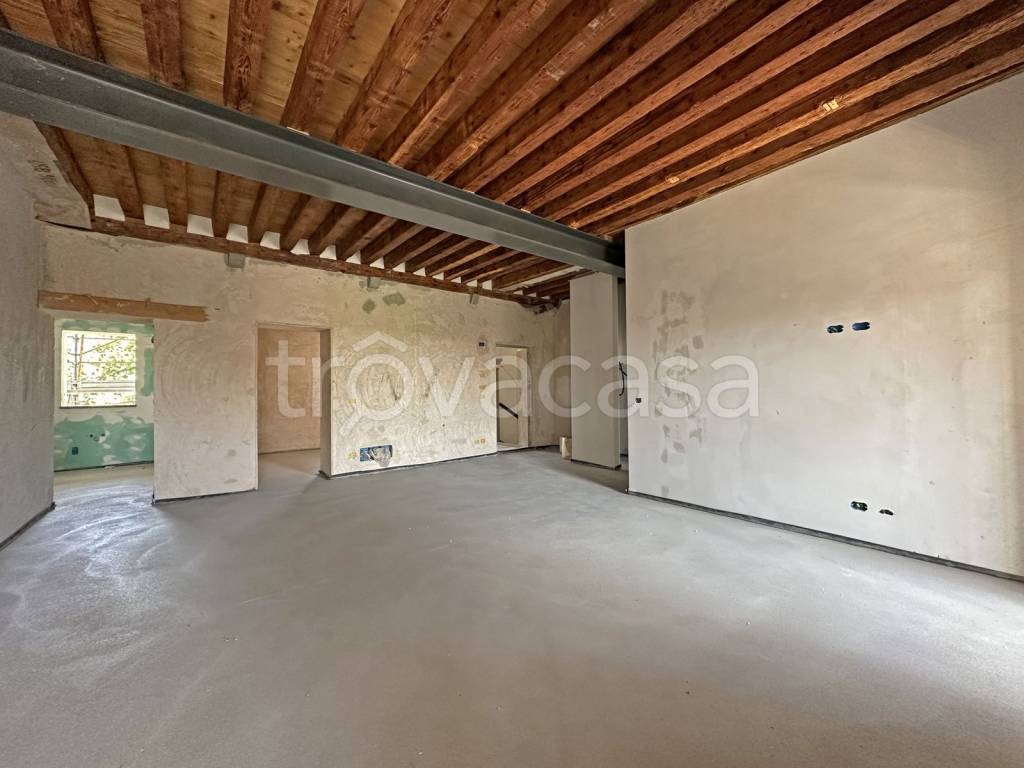 appartamento in vendita a Moruzzo in zona Alnicco