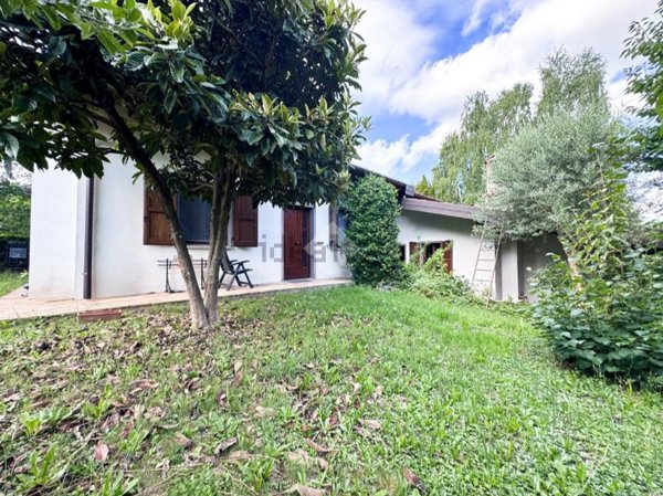 casa indipendente in vendita a Moruzzo