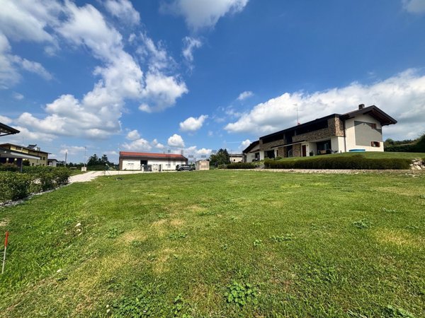 terreno edificabile in vendita a Moruzzo