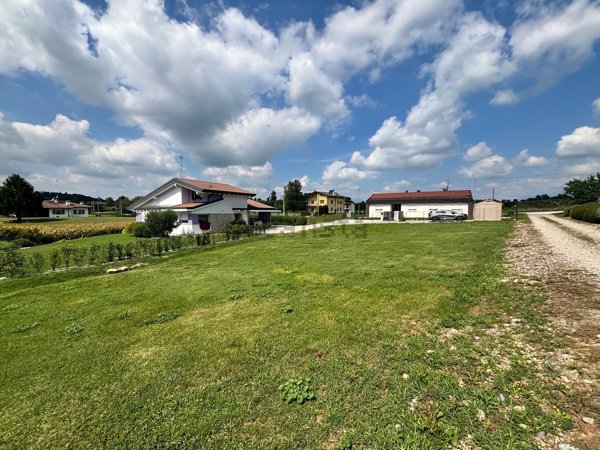 terreno edificabile in vendita a Moruzzo