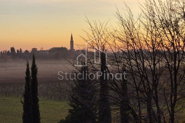 casale in vendita a Moruzzo in zona Brazzacco
