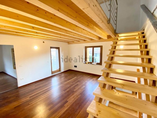 appartamento in vendita a Moruzzo in zona Alnicco