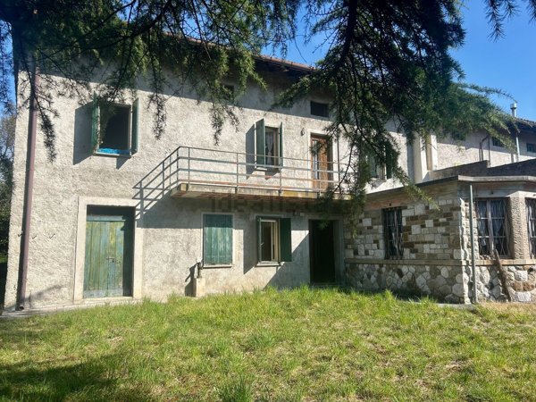 casale in vendita a Moruzzo