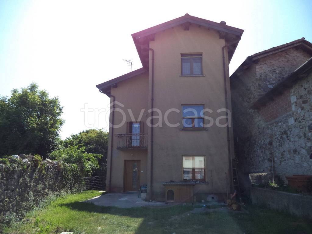 casa indipendente in vendita a Moruzzo in zona Alnicco