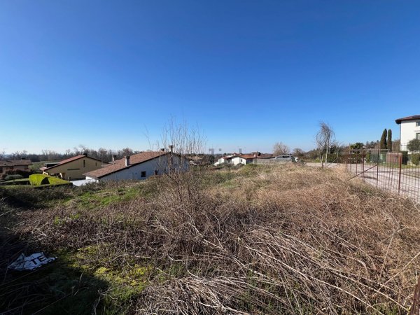 terreno in vendita a Moruzzo