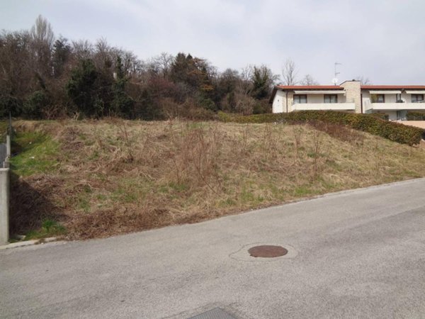 terreno in vendita a Moruzzo
