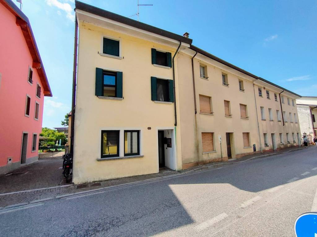 casa indipendente in vendita a Muzzana del Turgnano