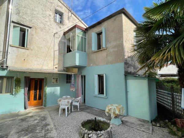 casa indipendente in vendita a Muzzana del Turgnano